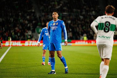 Elche, İspanya - 11 23 23 2025: Jude Bellingham, Elche CF ve Real Madrid FC takımları arasında oynanan LaLiga EA Spor maçı sırasında görüldü  