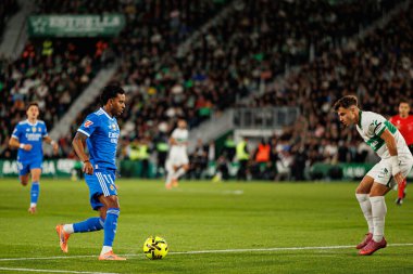 Elche, İspanya - 11 23 23 2025: Rodrygo Elche CF ve Real Madrid FC takımları arasında oynanan LaLiga EA SPORTS maçı sırasında görüldü.  
