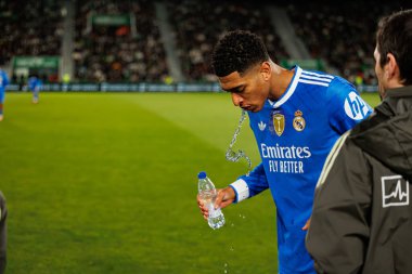 Elche, İspanya - 11 23 23 2025: Jude Bellingham, Elche CF ve Real Madrid FC takımları arasında oynanan LaLiga EA Spor maçı sırasında görüldü  