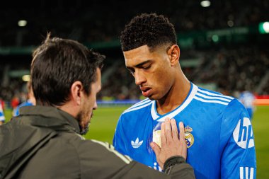 Elche, İspanya - 11 23 23 2025: Jude Bellingham, Elche CF ve Real Madrid FC takımları arasında oynanan LaLiga EA Spor maçı sırasında görüldü  