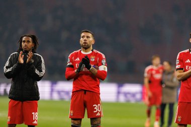 Leandro Barreiro ve Nicolas Otamendi, AFC Ajax ve SL Benfica (Maciej Rogowski / Ball Raw Images) arasında Şampiyonlar Ligi faz oyunu sırasında görüldü)