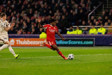 Leandro Barreiro, AFC Ajax ve SL Benfica (Maciej Rogowski / Ball Raw Images) arasında Şampiyonlar Ligi faz oyunu sırasında görüldü)