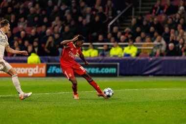 Leandro Barreiro, AFC Ajax ve SL Benfica (Maciej Rogowski / Ball Raw Images) arasında Şampiyonlar Ligi faz oyunu sırasında görüldü)