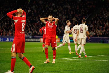 Amar Dediç, AFC Ajax ve SL Benfica (Maciej Rogowski / Ball Raw Images) arasında Şampiyonlar Ligi faz oyunu sırasında görüldü)