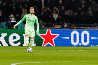 Vitezslav Jaros, AFC Ajax ve SL Benfica (Maciej Rogowski / Ball Raw Images) arasındaki Şampiyonlar Ligi faz oyununda görüldü)
