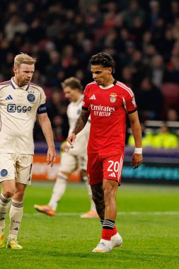 Davy Klaassen ve Richard Rios, AFC Ajax ve SL Benfica (Maciej Rogowski / Ball Raw Images) arasındaki Şampiyonlar Ligi faz maçında görüldü)