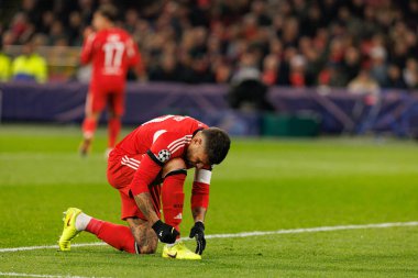 Nicolas Otamendi, AFC Ajax ve SL Benfica (Maciej Rogowski / Ball Raw Images) arasında Şampiyonlar Ligi faz oyunu sırasında görüldü)