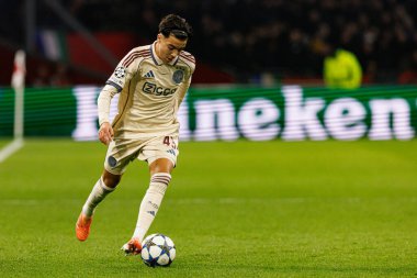 Rayane Bounida, AFC Ajax ve SL Benfica (Maciej Rogowski / Ball Raw Images) arasında Şampiyonlar Ligi faz oyunu sırasında görüldü)