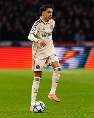 Rayane Bounida, AFC Ajax ve SL Benfica (Maciej Rogowski / Ball Raw Images) arasında Şampiyonlar Ligi faz oyunu sırasında görüldü)