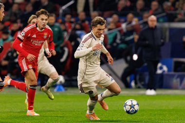 Mika Godts, AFC Ajax ve SL Benfica (Maciej Rogowski / Ball Raw Images) arasında Şampiyonlar Ligi faz oyunu sırasında görüldü)