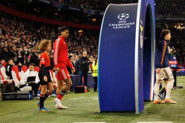 Richard Rios, AFC Ajax ve SL Benfica (Maciej Rogowski / Ball Raw Images) arasında Şampiyonlar Ligi faz oyunu sırasında görüldü)