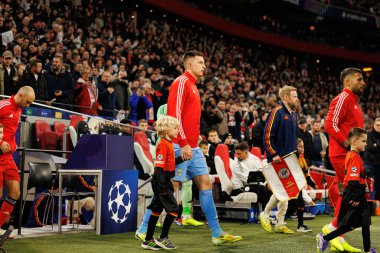 Anatoliy Trubin, AFC Ajax ve SL Benfica (Maciej Rogowski / Ball Raw Images) arasında Şampiyonlar Ligi faz oyunu sırasında görüldü)
