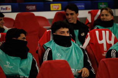 Joao Veloso ve Manu Silva, AFC Ajax ve SL Benfica (Maciej Rogowski / Ball Raw Images) arasında Şampiyonlar Ligi faz oyunu sırasında görüldü)