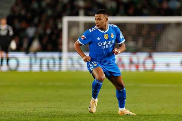 Elche, İspanya - 11 23 23 2025: LaLiga EA SPORTS maçı sırasında Elche CF ve Real Madrid FC takımları arasında Kylian Mbappe görüldü  