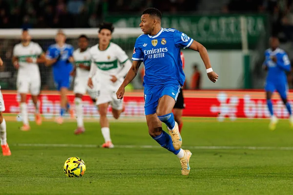 Elche, İspanya - 11 23 23 2025: LaLiga EA SPORTS maçı sırasında Elche CF ve Real Madrid FC takımları arasında Kylian Mbappe görüldü 