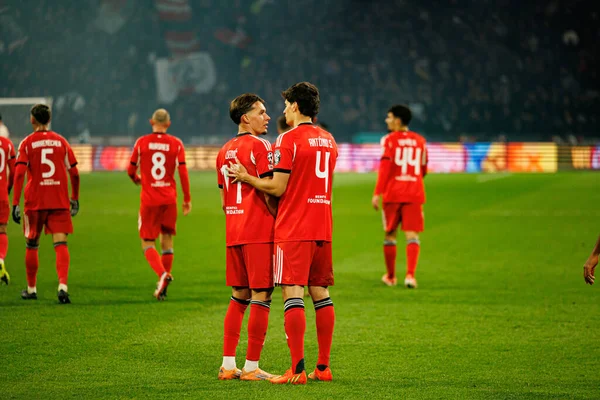 Amar Dediç ve Antonio Silva, AFC Ajax ve SL Benfica (Maciej Rogowski / Ball Raw Images) arasındaki Şampiyonlar Ligi faz maçında görüldü.)