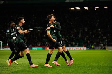 Sporcu Oyuncuları, Estadio Jose Alvalade 'deki (Maciej Rogowski / Ball Raw Images) Sporting CP ve CF Estrela Amadora takımları arasında oynanan Liga Portekiz maçı sırasında Eduardo Quaresma' dan gol üstüne gol atarken görüldü.)
