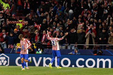 Atletico oyuncuları Atletico de Madrid ile Internazionale Milano (Maciej Rogowski / Ball Raw Images) arasındaki Şampiyonlar Ligi faz maçında Jose Maria Gimenez 'in attığı golü kutlarken görüldü.)