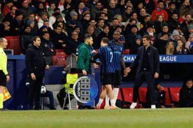 Marcus Thuram ve Piotr Zielinski Atletico de Madrid ile Internazionale Milano (Maciej Rogowski / Ball Raw Images) arasındaki Şampiyonlar Ligi faz maçında görüldü.)