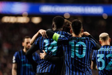 Atletico de Madrid ile Internazionale Milano (Maciej Rogowski / Ball Raw Images) arasındaki Şampiyonlar Ligi faz maçında Inter 'in oyuncuları Piotr Zielinski' den gol üstüne gol atarken görüldü)