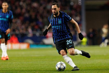 Hakan Calhanoğlu Atletico de Madrid ile Internazionale Milano (Maciej Rogowski / Ball Raw Images) arasındaki Şampiyonlar Ligi faz maçında görüldü.)