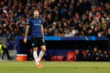 Alessandro Bastoni seen during Champions League league phase game between Atletico de Madrid and Internazionale Milano  (Maciej Rogowski/Ball Raw Images)