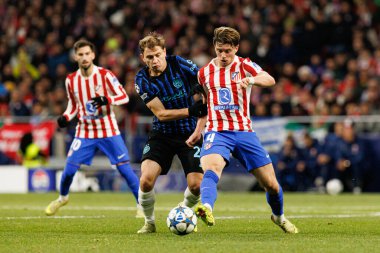 Nicolo Barella ve Conor Gallagher Atletico de Madrid ile Internazionale Milano (Maciej Rogowski / Ball Raw Images) arasındaki Şampiyonlar Ligi faz maçında görüldüler.)