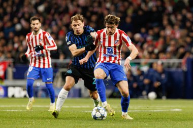 Nicolo Barella ve Conor Gallagher Atletico de Madrid ile Internazionale Milano (Maciej Rogowski / Ball Raw Images) arasındaki Şampiyonlar Ligi faz maçında görüldüler.)