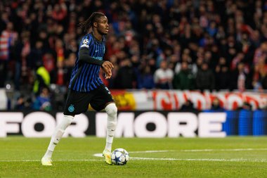 Yann Bisseck, Atletico de Madrid ile Internazionale Milano (Maciej Rogowski / Ball Raw Images) arasındaki Şampiyonlar Ligi faz maçında görüldü.)