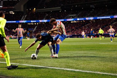 Carlos Augusto ve Matteo Ruggeri, Atletico de Madrid ile Internazionale Milano (Maciej Rogowski / Ball Raw Images) arasındaki Şampiyonlar Ligi faz maçında görüldü.)