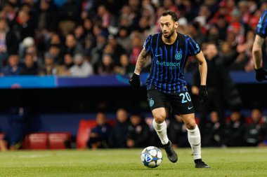 Hakan Calhanoğlu Atletico de Madrid ile Internazionale Milano (Maciej Rogowski / Ball Raw Images) arasındaki Şampiyonlar Ligi faz maçında görüldü.)