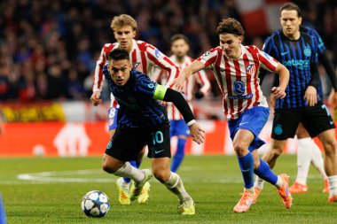 Atletico de Madrid ile Internazionale Milano (Maciej Rogowski / Ball Raw Images) arasındaki Şampiyonlar Ligi faz maçında Lautaro Martinez ve Julian Alvarez görüldü.)
