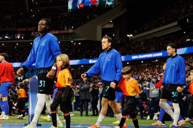 Yann Bisseck ve Piotr Zielinski, Atletico de Madrid ile Internazionale Milano (Maciej Rogowski / Ball Raw Images) arasındaki Şampiyonlar Ligi faz maçında görüldü.)