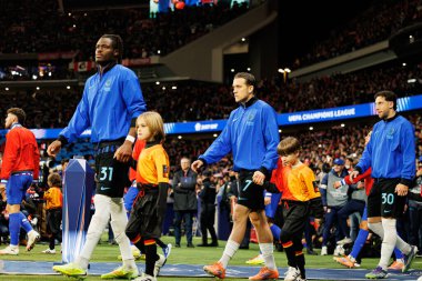 Yann Bisseck ve Piotr Zielinski, Atletico de Madrid ile Internazionale Milano (Maciej Rogowski / Ball Raw Images) arasındaki Şampiyonlar Ligi faz maçında görüldü.)