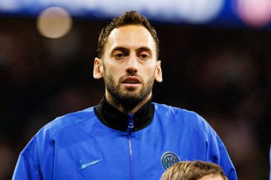 Hakan Calhanoğlu Atletico de Madrid ile Internazionale Milano (Maciej Rogowski / Ball Raw Images) arasındaki Şampiyonlar Ligi faz maçında görüldü.)