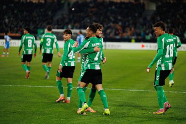 Antony ve Abdessamad Ezzalzouli Ez Abde, Real Betis Balompie ve FC Utrecht (Maciej Rogowski / Ball Raw Images) takımları arasındaki UEFA Avrupa Ligi maçında gol attıktan sonra kutlama yaparken görüldü.)