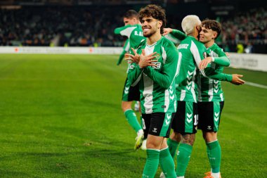 Abdessamad Ezzalzouli Ez Abde, Real Betis Balompie ve FC Utrecht (Maciej Rogowski / Ball Raw Images) takımları arasındaki UEFA Avrupa Ligi maçında gol attıktan sonra kutlama yaparken görüldü.)