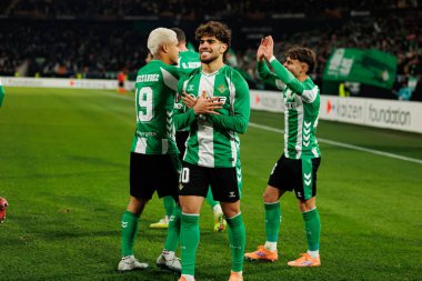 Abdessamad Ezzalzouli Ez Abde, Real Betis Balompie ve FC Utrecht (Maciej Rogowski / Ball Raw Images) takımları arasındaki UEFA Avrupa Ligi maçında gol attıktan sonra kutlama yaparken görüldü.)