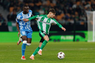 UEFA Avrupa Ligi maçında Real Betis Balompie ve FC Utrecht (Maciej Rogowski / Ball Raw Images) takımları arasında Yoann Cathline ve Angel Ortiz görüldü.)