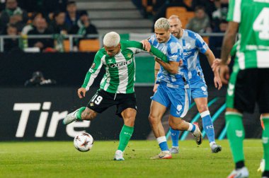 UEFA Avrupa Ligi maçında Real Betis Balompie ve FC Utrecht (Maciej Rogowski / Ball Raw Images) takımları arasında Cucho Hernandez ve Can Bozdogan görüldü)