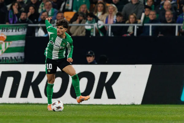 Abdessamad Ezzalzouli Ez Abde, Real Betis Balompie ve FC Utrecht (Maciej Rogowski / Ball Raw Images) takımları arasındaki UEFA Avrupa Ligi maçında görüldü.)
