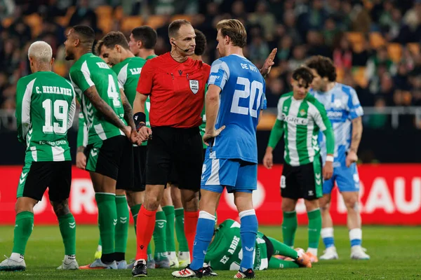 Nenad Minakoviç ve Dani de Wit, Real Betis Balompie ve FC Utrecht (Maciej Rogowski / Ball Raw Images) takımları arasında oynanan UEFA Avrupa Ligi maçında görüldü.)