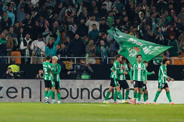 Cucho Fernandez, Real Betis Balompie ve FC Utrecht (Maciej Rogowski / Ball Raw Images) takımları arasında oynanan UEFA Avrupa Ligi maçında gol attıktan sonra kutlama yaparken görüldü.)