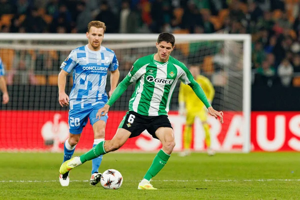 Dani de Wit ve Sergi Altimira, Real Betis Balompie ve FC Utrecht (Maciej Rogowski / Ball Raw Images) takımları arasında oynanan UEFA Avrupa Ligi maçında görüldü.)