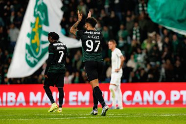 Luis Suarez, Liga Portekiz maçında Estadio Jose Alvalade (Maciej Rogowski / Ball Raw Images) takımları arasında attığı golü kutlarken görüldü.)