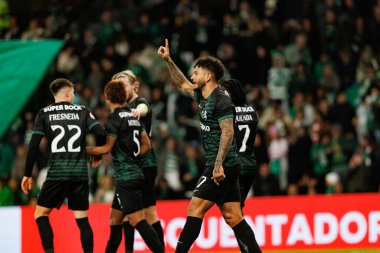 Luis Suarez, Liga Portekiz maçında Estadio Jose Alvalade (Maciej Rogowski / Ball Raw Images) takımları arasında attığı golü kutlarken görüldü.)