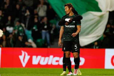 Hidemasa Morita ve Geovany Quenda, Estadio Jose Alvalade 'deki (Maciej Rogowski / Ball Raw Images) Sporting CP ve CF Estrela Amadora takımları arasında oynanan Liga Portekiz maçında gol attıktan sonra kutlama yaparken görüldü.)