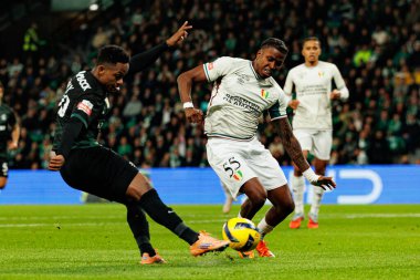 Cin Catamo ve Sidny Lopes Cabral, Liga Portekiz maçı sırasında Estadio Jose Alvalade 'de (Maciej Rogowski / Ball Raw Images) Sporting CP ve CF Estrela Amadora takımları arasında görüldü.)