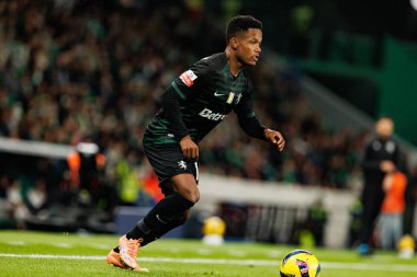 Liga Portekiz maçı sırasında Estadio Jose Alvalade 'de Sporting CP ve CF Estrela Amadora (Maciej Rogowski / Ball Raw Images) takımları arasında görülen Geny Catamo)