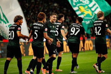 Ivan Fresneda, Estadio Jose Alvalade 'de (Maciej Rogowski / Ball Raw Images) oynayan Sporting CP ve CF Estrela Amadora takımları arasında oynanan Liga Portekiz maçında gol attıktan sonra kutlama yaparken görülüyor.)